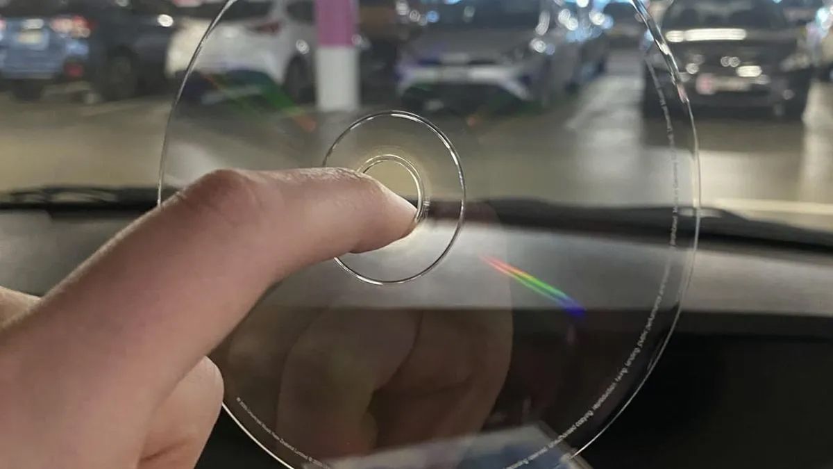 lorde-clear-cd-doesnt-play-in-cars-and-discmans.jpg-copy.jpg by Eric Wrenn Office